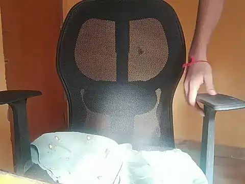 Snapshot of Aloneguy_bangalore chatting on 21, 11, 2025 Aloneguy bangalore online show from 21, 11, 2025