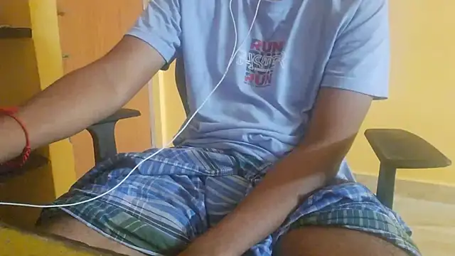 Snapshot of Aloneguy_bangalore chatting on 24, 11, 2025 Aloneguy bangalore online show from 24, 11, 2025