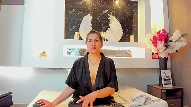 Snapshot of Cinthya_mjs chatting on 21, 10, 2025 Cinthya mjs online show from 21, 10, 2025