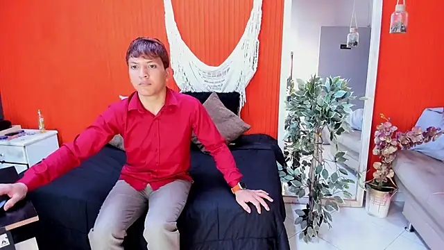 aslyhernandez 7 online show from 17, 4, 2026