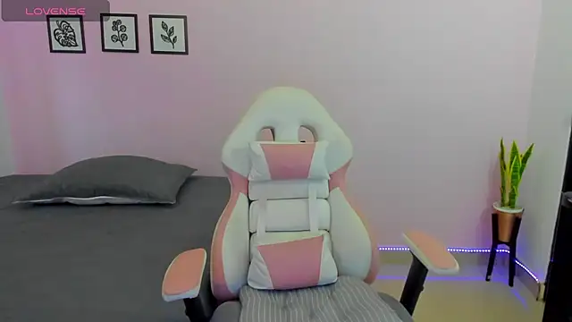 sophie pazz online show from 10, 4, 2026