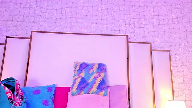 Victoriaa millers online show from 4, 2, 2025