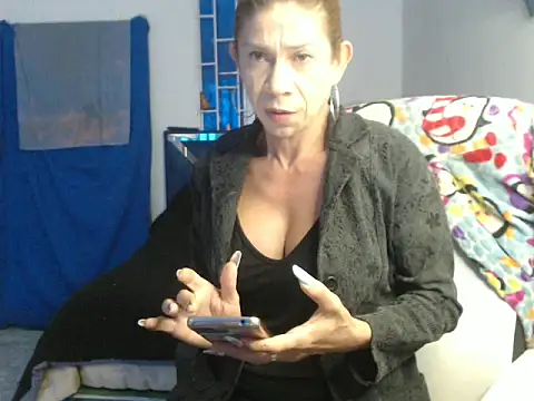 Snapshot of Antonella_borja chatting on 10, 11, 2025 Antonella borja online show from 10, 11, 2025