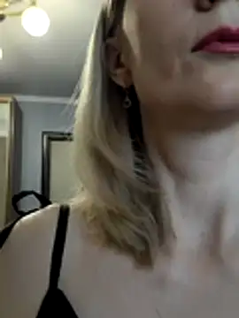 AvelinaLeoni online show from 12, 1, 2026