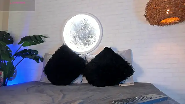Snapshot of Elise_Diamond chatting on 12, 3, 2025 Elise Diamond online show from 12, 3, 2025
