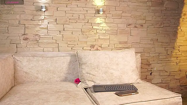 Snapshot of Elise_Diamond chatting on 27, 6, 2026 Elise Diamond online show from 27, 6, 2026