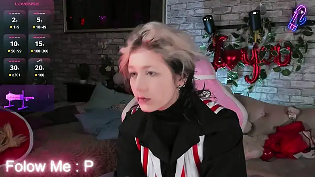 Alex Howell online show from 2, 3, 2025