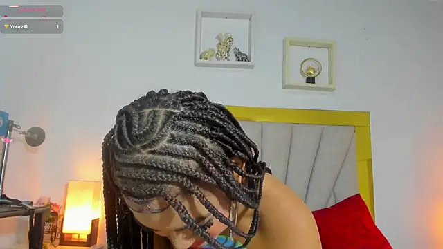 Snapshot of vahiolet_fuentes chatting on 11, 12, 2024 vahiolet fuentes online show from 11, 12, 2024