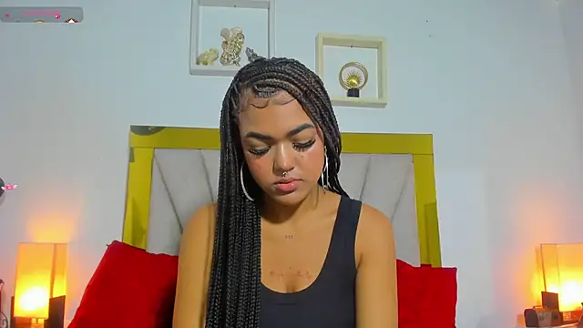 Snapshot of vahiolet_fuentes chatting on 12, 12, 2024 vahiolet fuentes online show from 12, 12, 2024