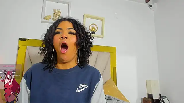 Snapshot of vahiolet_fuentes chatting on 24, 1, 2025 vahiolet fuentes online show from 24, 1, 2025