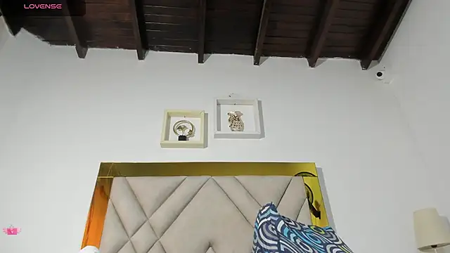 Snapshot of vahiolet_fuentes chatting on 12, 2, 2025 vahiolet fuentes online show from 12, 2, 2025