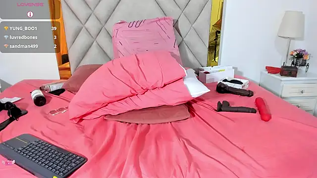 Snapshot of vahiolet_fuentes chatting on 13, 2, 2025 vahiolet fuentes online show from 13, 2, 2025