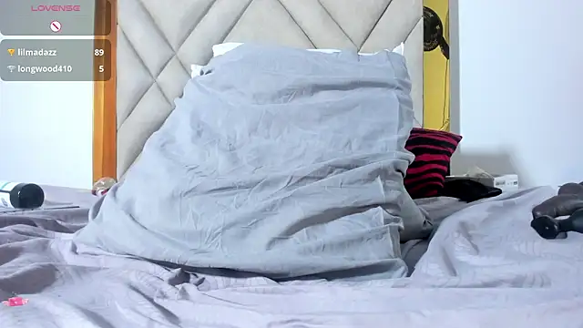 Snapshot of vahiolet_fuentes chatting on 17, 2, 2025 vahiolet fuentes online show from 17, 2, 2025