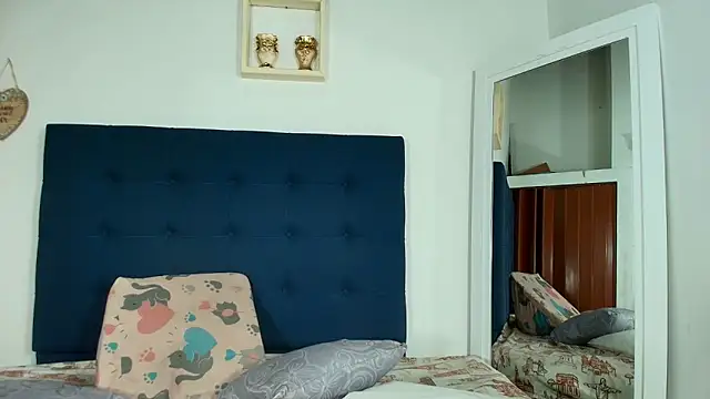 Snapshot of vahiolet_fuentes chatting on 22, 3, 2025 vahiolet fuentes online show from 22, 3, 2025