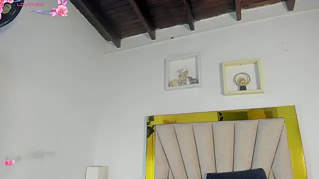 Snapshot of vahiolet_fuentes chatting on 13, 9, 2025 vahiolet fuentes online show from 13, 9, 2025