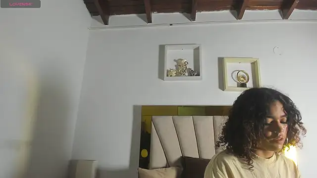 Snapshot of vahiolet_fuentes chatting on 24, 9, 2025 vahiolet fuentes online show from 24, 9, 2025