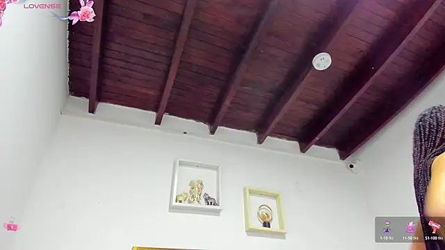 Snapshot of vahiolet_fuentes chatting on 2, 10, 2025 vahiolet fuentes online show from 2, 10, 2025