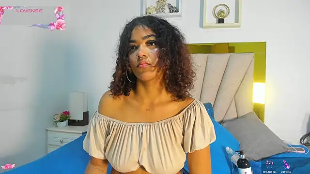 Snapshot of vahiolet_fuentes chatting on 23, 10, 2025 vahiolet fuentes online show from 23, 10, 2025