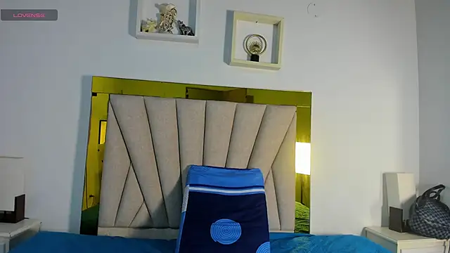 Snapshot of vahiolet_fuentes chatting on 19, 11, 2025 vahiolet fuentes online show from 19, 11, 2025