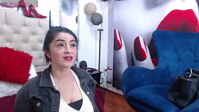 karenlennox1 online show from 7, 2, 2025