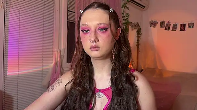 Jenny darling love online show from 4, 7, 2026