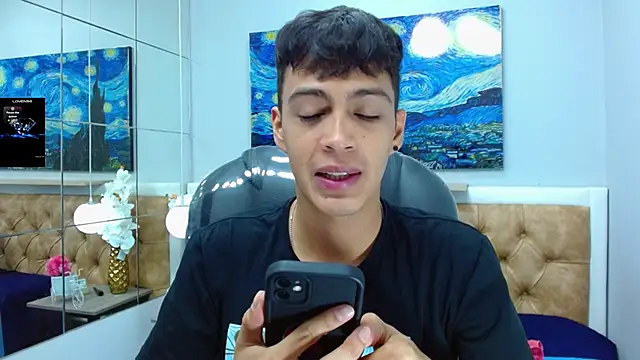 Snapshot of SkinnyBoy_ chatting on 13, 10, 2025 SkinnyBoy online show from 13, 10, 2025