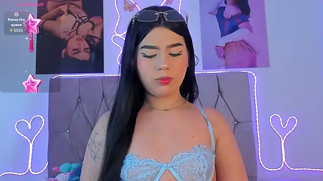 Ashley piinkk  online show from 25, 4, 2026