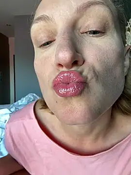 UmaTruewoman online show from 12, 4, 2026