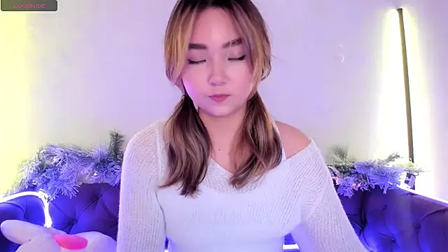 Snapshot of Fluffy_Rose chatting on 27, 12, 2024 Fluffy Rose online show from 27, 12, 2024