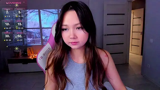 Fluffy Rose online show from 3, 12, 2025