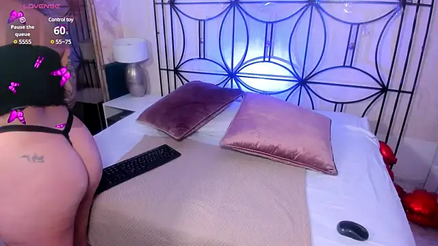 Paiige peach online show from 15, 2, 2025