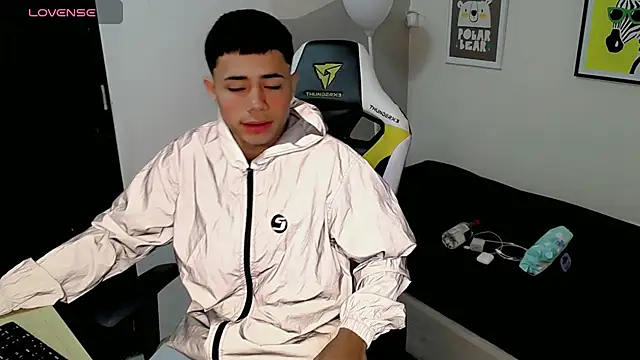 Snapshot of bby_santi chatting on 20, 9, 2025 bby santi online show from 20, 9, 2025