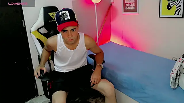Snapshot of bby_santi chatting on 31, 10, 2025 bby santi online show from 31, 10, 2025