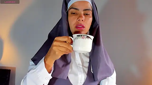 ClaraMariaMon online show from 22, 2, 2025