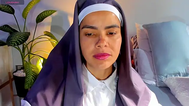 ClaraMariaMon online show from 1, 3, 2025