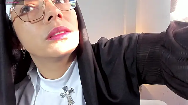 ClaraMariaMon online show from 28, 11, 2025