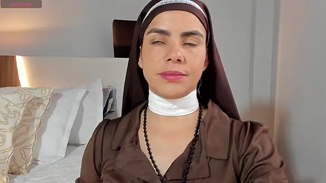 ClaraMariaMon online show from 10, 4, 2026