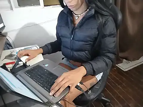 Snapshot of morenaindiaofc chatting on 15, 9, 2025 morenaindiaofc online show from 15, 9, 2025