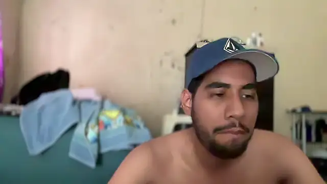 Snapshot of EnriquePersian197 chatting on 5, 1, 2025 EnriquePersian197 online show from 5, 1, 2025