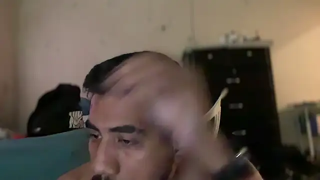 Snapshot of EnriquePersian197 chatting on 7, 1, 2025 EnriquePersian197 online show from 7, 1, 2025