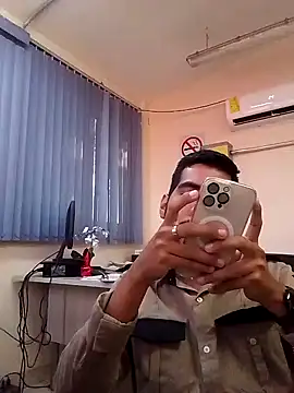 Snapshot of EnriquePersian197 chatting on 9, 1, 2025 EnriquePersian197 online show from 9, 1, 2025