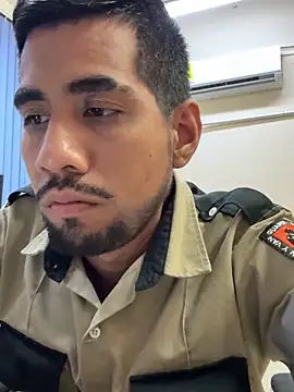 Snapshot of EnriquePersian197 chatting on 1, 2, 2025 EnriquePersian197 online show from 1, 2, 2025