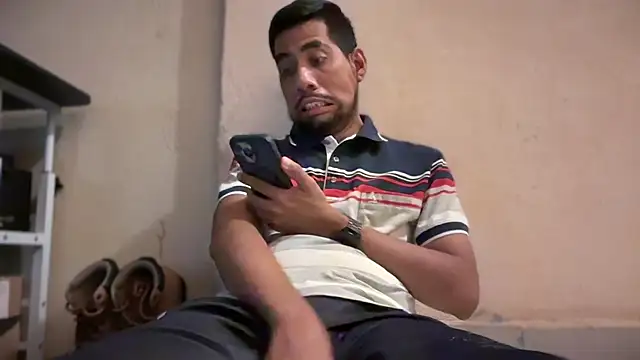 Snapshot of EnriquePersian197 chatting on 4, 2, 2025 EnriquePersian197 online show from 4, 2, 2025