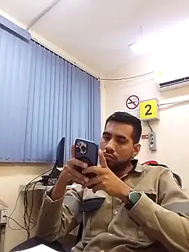 Snapshot of EnriquePersian197 chatting on 19, 2, 2025 EnriquePersian197 online show from 19, 2, 2025