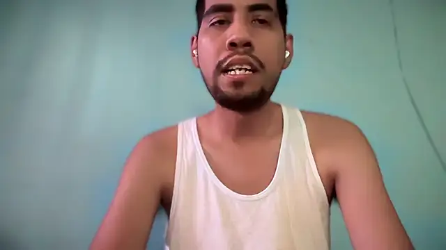 Snapshot of EnriquePersian197 chatting on 5, 3, 2025 EnriquePersian197 online show from 5, 3, 2025