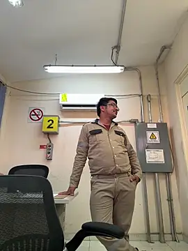 Snapshot of EnriquePersian197 chatting on 8, 3, 2025 EnriquePersian197 online show from 8, 3, 2025