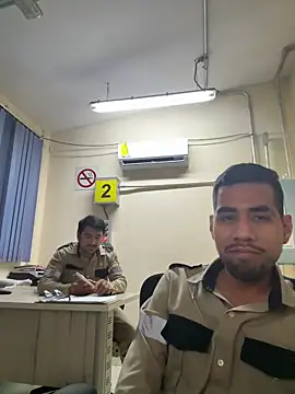 Snapshot of EnriquePersian197 chatting on 12, 3, 2025 EnriquePersian197 online show from 12, 3, 2025