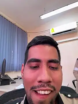 Snapshot of EnriquePersian197 chatting on 20, 3, 2025 EnriquePersian197 online show from 20, 3, 2025