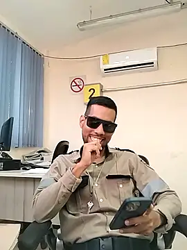 Snapshot of EnriquePersian197 chatting on 18, 9, 2025 EnriquePersian197 online show from 18, 9, 2025