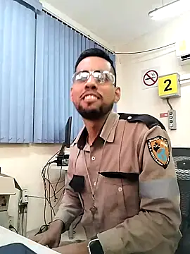 Snapshot of EnriquePersian197 chatting on 9, 10, 2025 EnriquePersian197 online show from 9, 10, 2025